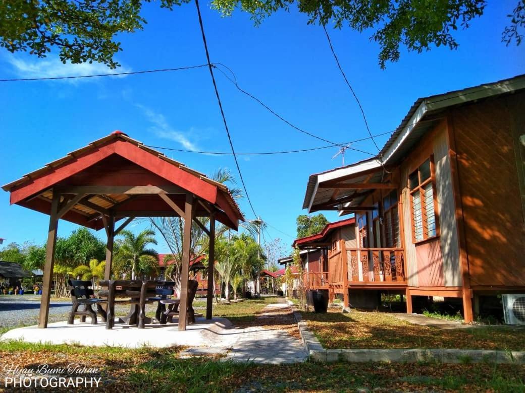 Tamteh Homestay Ayer Hitam Exterior photo