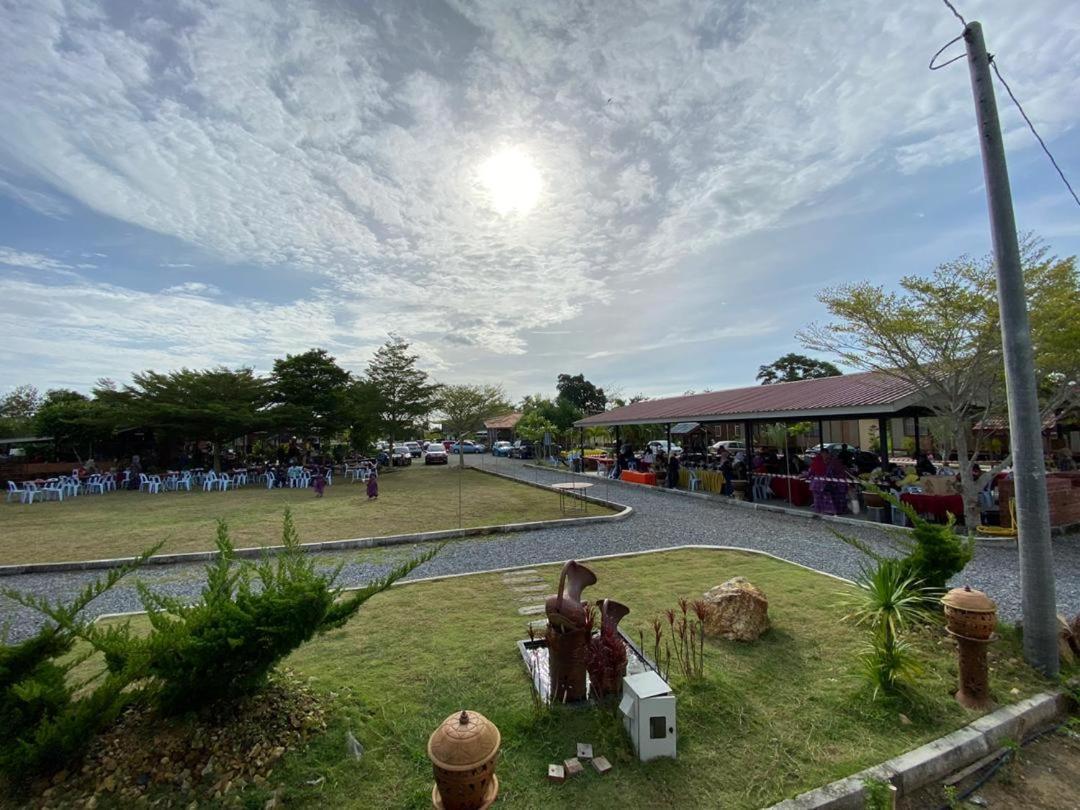 Tamteh Homestay Ayer Hitam Exterior photo