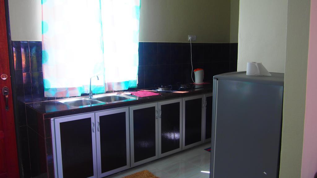 Tamteh Homestay Ayer Hitam Exterior photo